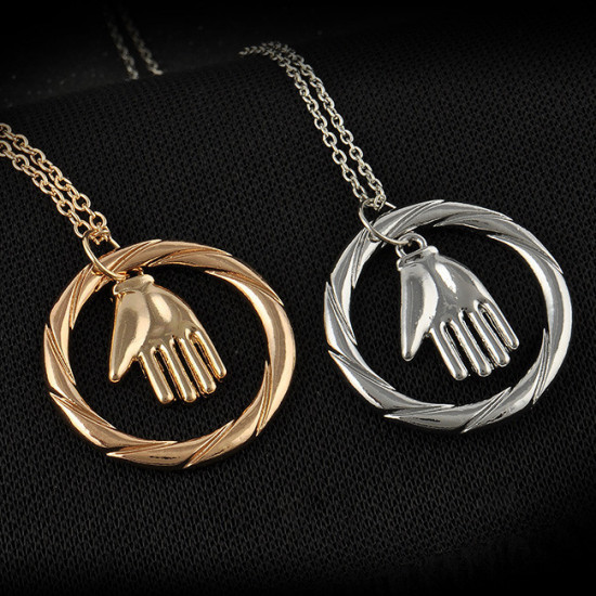 Divergence náhrdelník frakce Odevzdanost (symbol ruky)