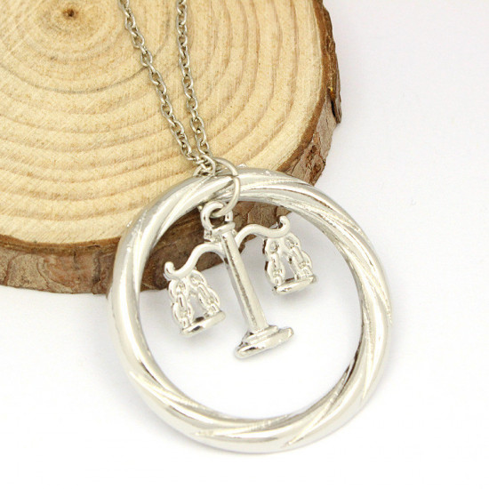 Divergence náhrdelník frakce Upřímnost (symbol vah)