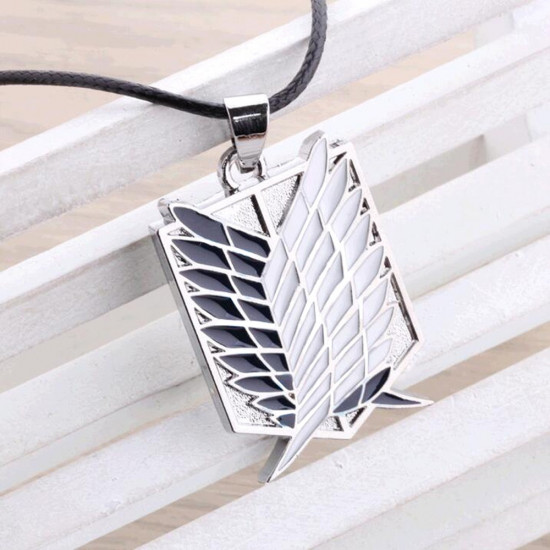 Řetízek Útok titánů (stříbrný)